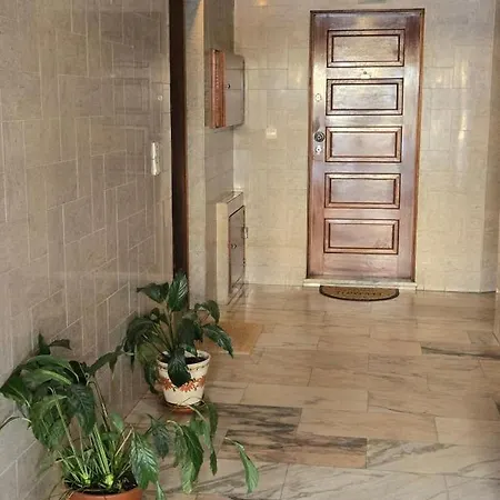 Dream House 2 Montes Burgos 아파트